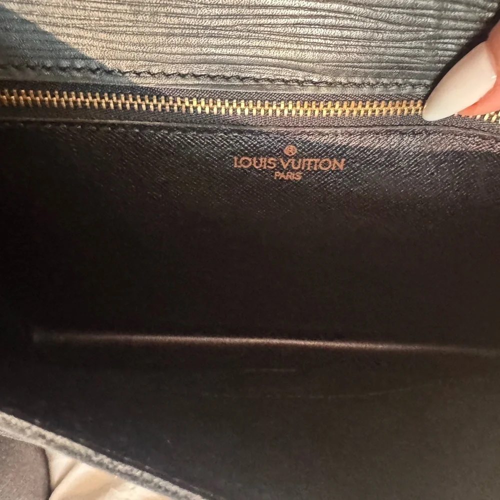 Louis Vuitton Black Epi - Picture 9 of 13